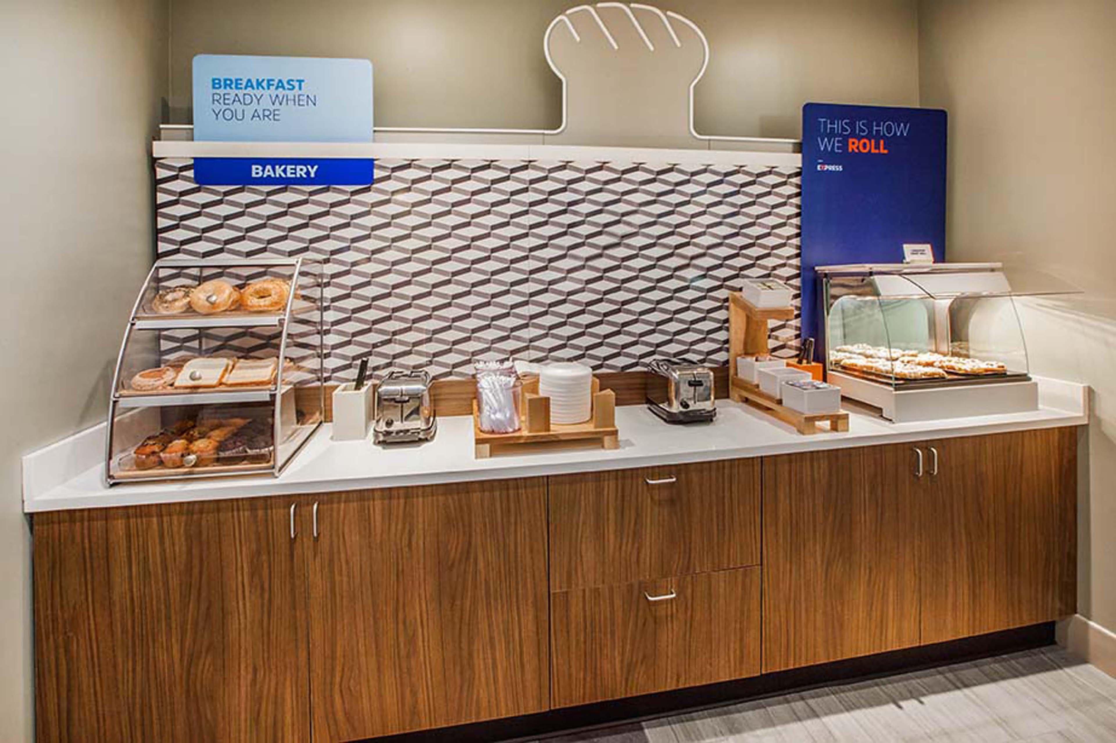 Holiday Inn Express & Suites Farmington Hills - Detroit By Ihg Exteriör bild